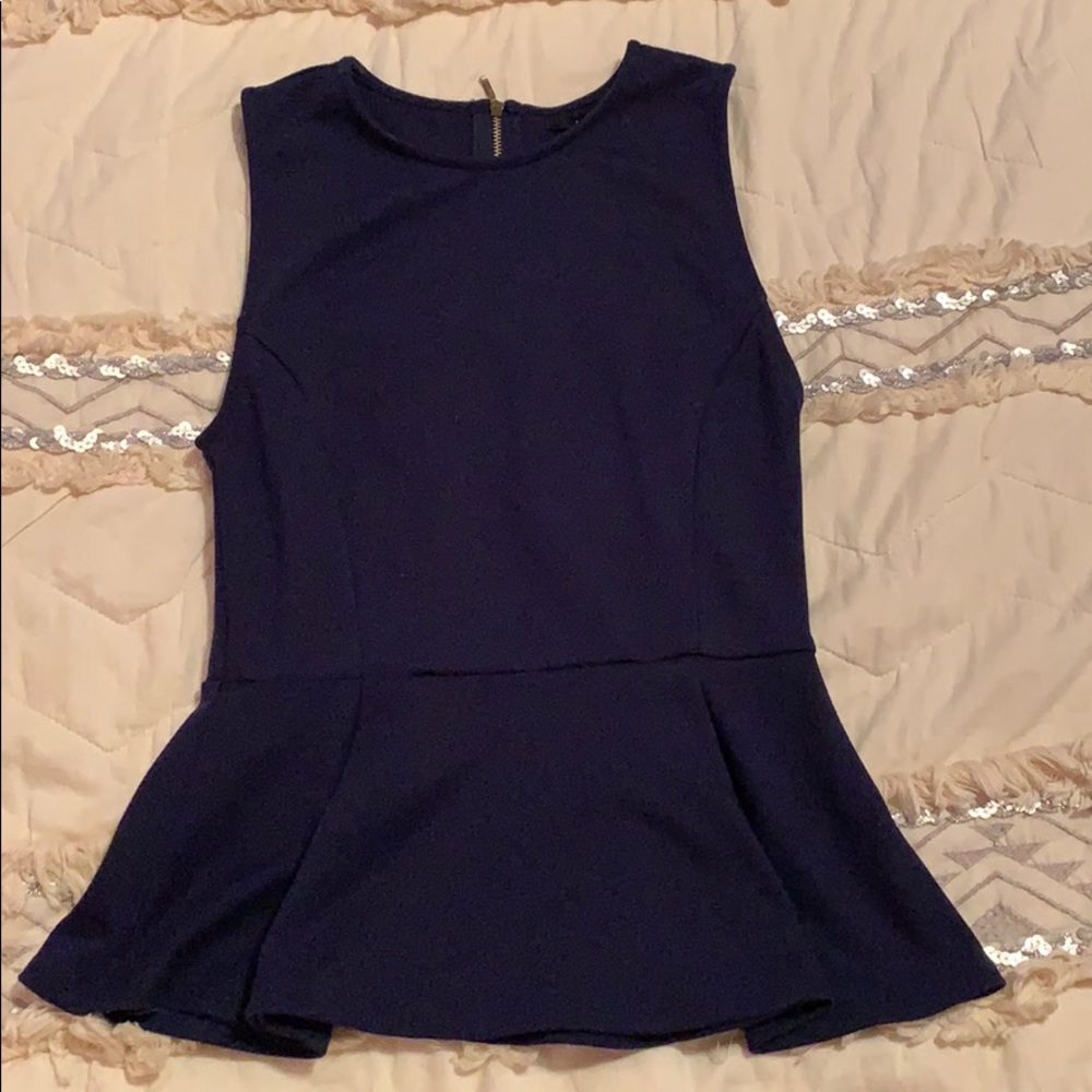 Sleeveless navy blue top
